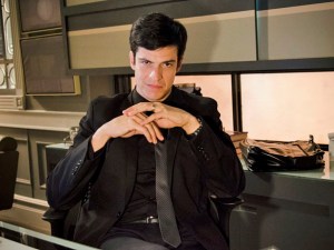 Mateus Solano como o vilão Félix.