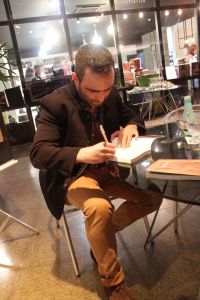 Adriel_Noite_autografos