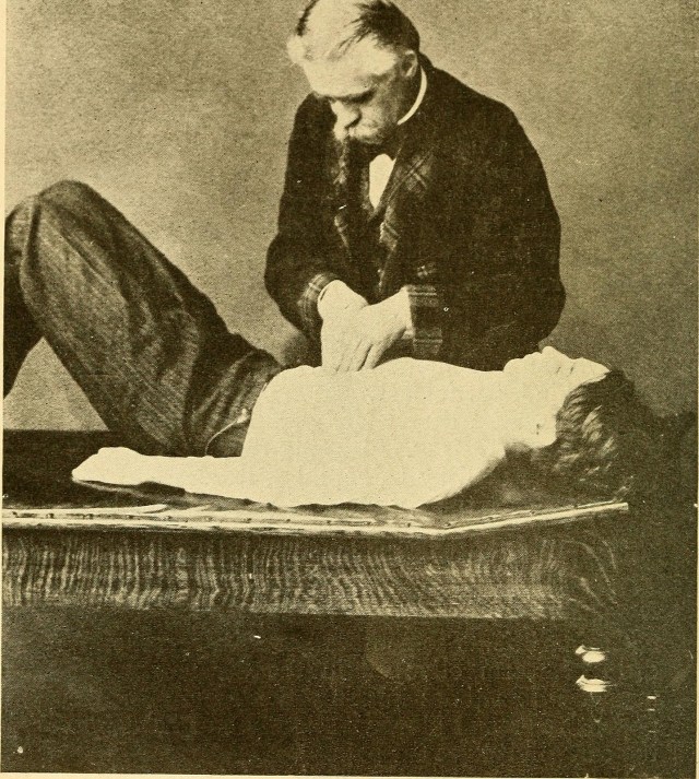 14783119902_4e266f2837_h